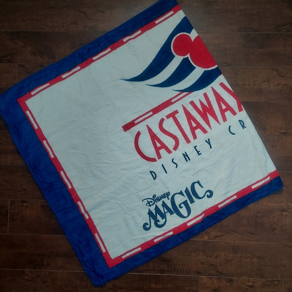 Disney Magic Castaway Club Towel - Picture 2 of 7